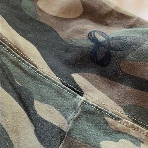 TNA Aritzia leggings